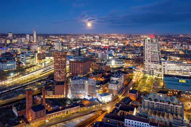 Leeds merupakan salah satu kota di inggris yang dapat kamu jadikan sebagai destinasi kuliah. Temukan daftar kampusnya di sini!