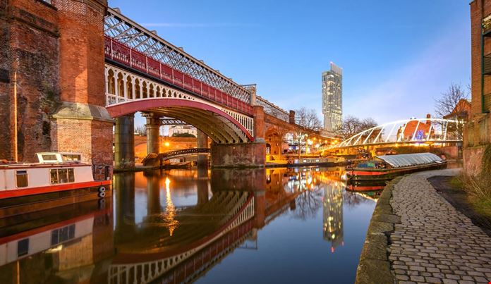 Manchester merupakan salah satu kota di inggris yang dapat kamu jadikan sebagai destinasi kuliah. Temukan daftar kampusnya di sini!