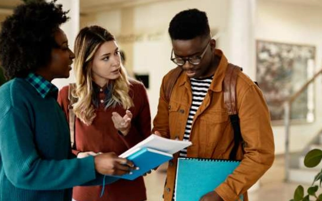 biaya kuliah di trent university kanada