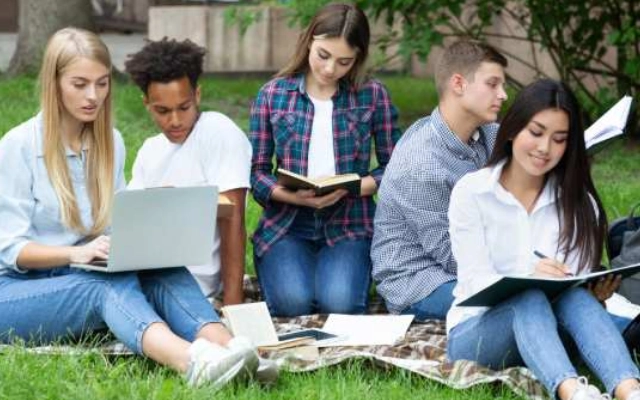 pilihan jurusan di newcastle international college australia dan prestasinya