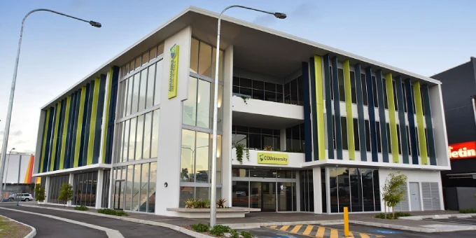 Emerald merupakan salah satu kota di Australia yang dapat kamu jadikan sebagai destinasi kuliah. Temukan daftar kampusnya di sini!