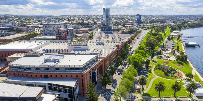 Geelong merupakan salah satu kota di Australia yang dapat kamu jadikan sebagai destinasi kuliah. Temukan daftar kampusnya di sini