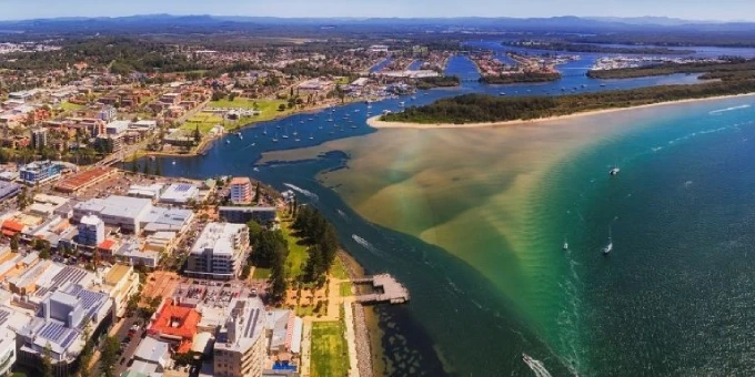 Macquarie merupakan salah satu kota di Australia yang dapat kamu jadikan sebagai destinasi kuliah. Temukan daftar kampusnya di sini!