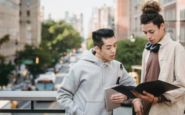 update perkuliahan di universitas london timur