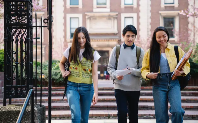 Kupas Tuntas Universitas London Timur!