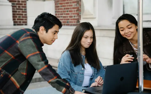 7 Program Beasiswa Kuliah di Inggris