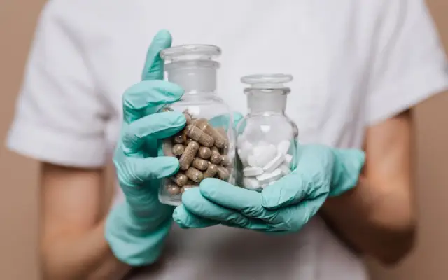 informasi monash pharmacy ranking terbaru