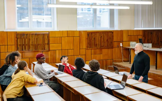 pilihan program postgraduate di de montfort university