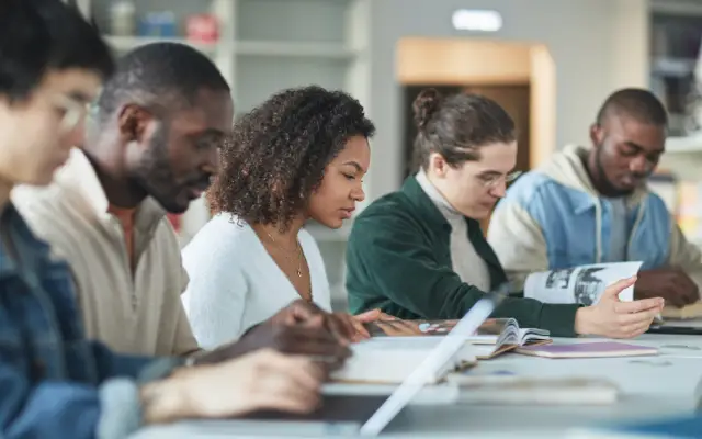Top Program Beasiswa Kuliah Luar Negeri