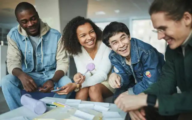 Keuntungan International Student China