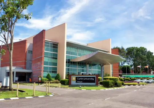 Curtin University, Malaysia - computer engineering vs computer science