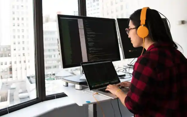 Apa itu Software Engineering? Ini Penjelasan, Tugas, dan Manfaatnya