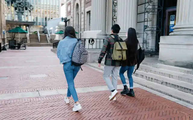 Sekolah Terbagus di Dunia dengan Kurikulum Internasional