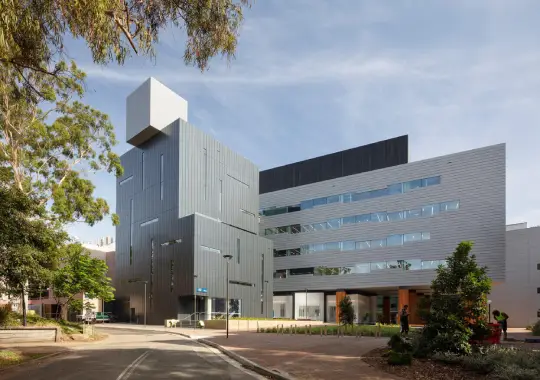University of Wollongong - kuliah s2 di australia yang murah
