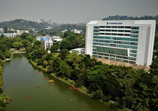 Universiti of Malaya (UM) - universitas di malaysia