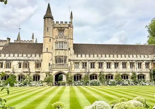 University of Oxford - Universitas dengan program master politik terbaik di Inggris