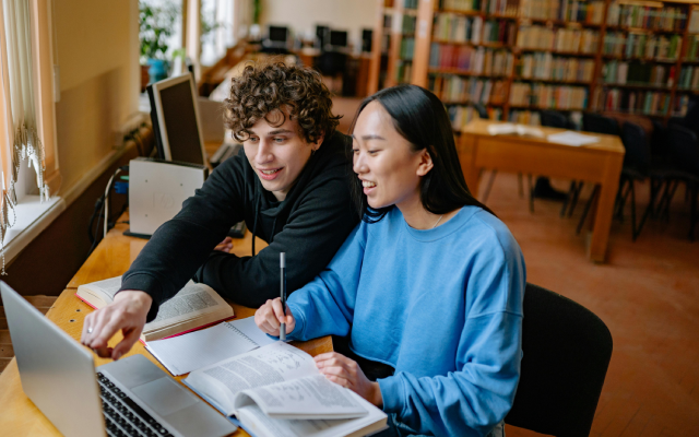 10 Tips Efektif Belajar Bahasa Inggris Secara Otodidak yang Bisa kamu Ikuti!