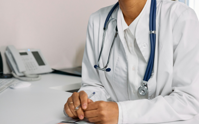 Masih Bingung Gelar MBBS dan MD? Ketahui Perbedaannya di Sini!