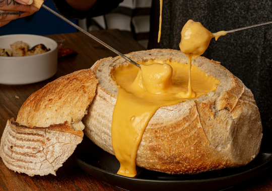 Cheese Fondue - makanan khas swiss