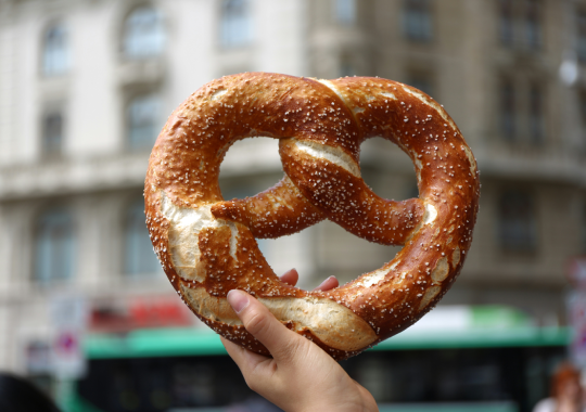 Pretzel  - makanan khas jerman
