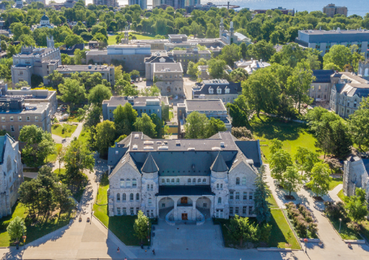 Queen’s University at Kingston  - universitas di kanada