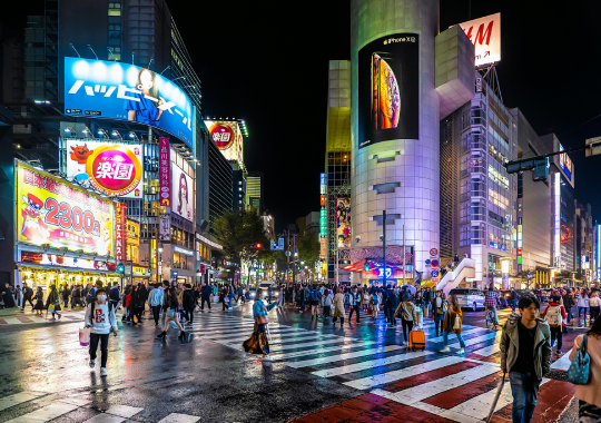 Shibuya Crossing - tempat terkenal di Jepang