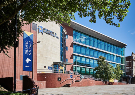 University of Wolverhampton - sekolah bola di Inggris