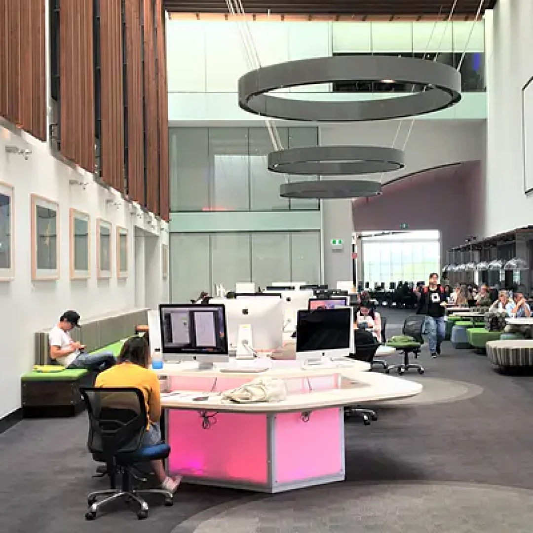 fasilitas di bond university, australia