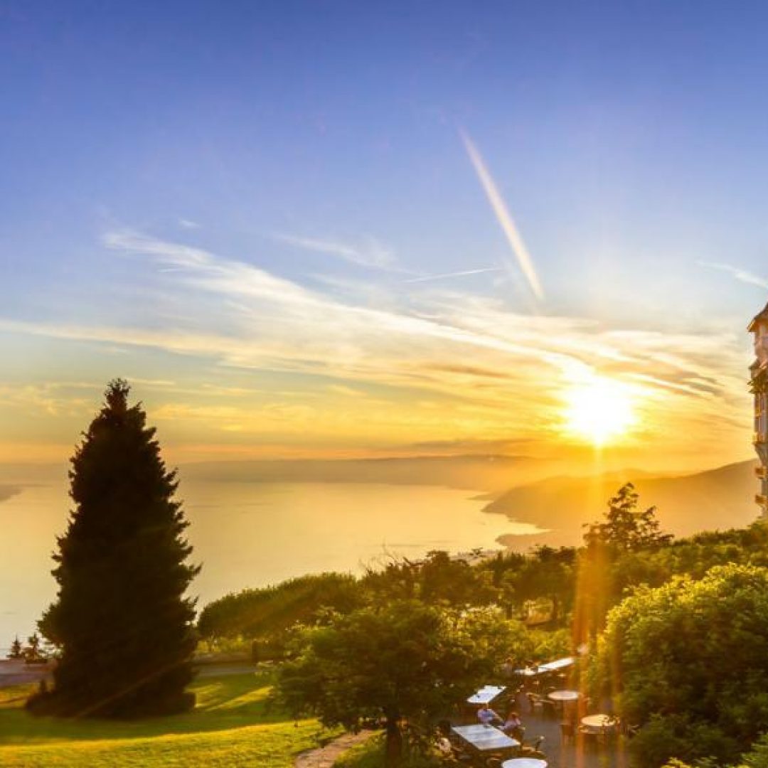 825_585_hospitality-management-schools-switzerland-1