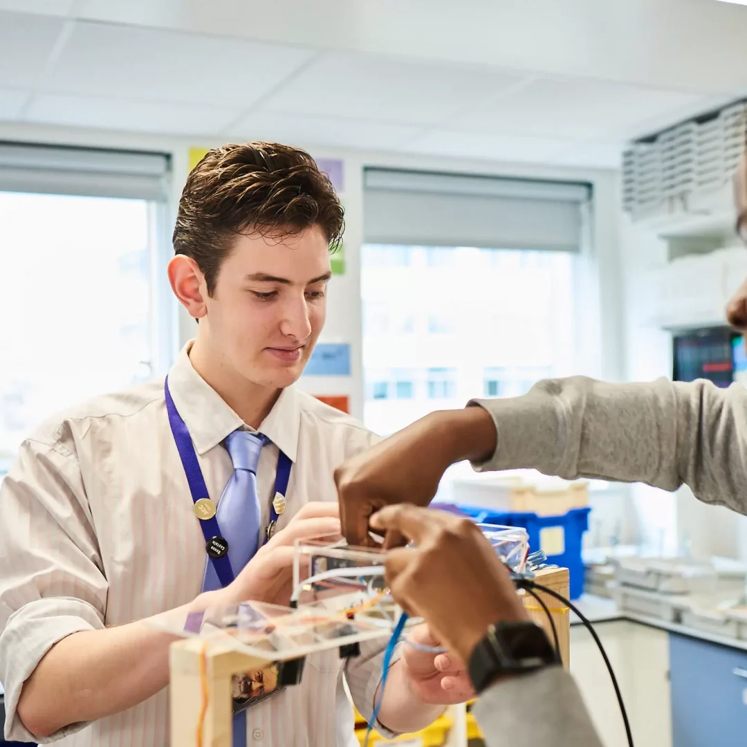 aktivitas mahasiswa di abbey dld group college, united kingdom