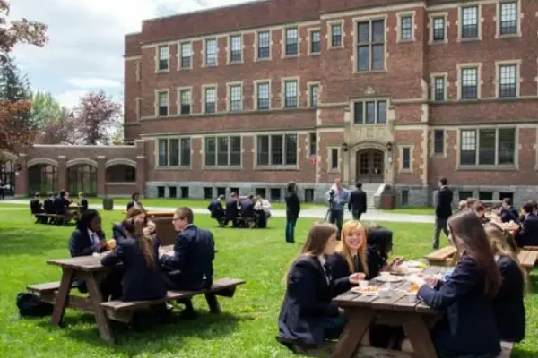 Bishop's College School, Canada