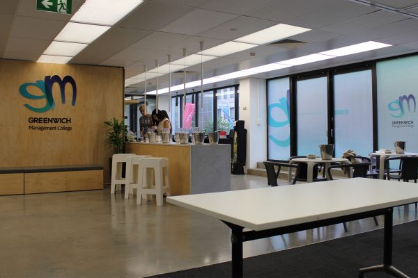 fasilitas di greenwich management college, australia