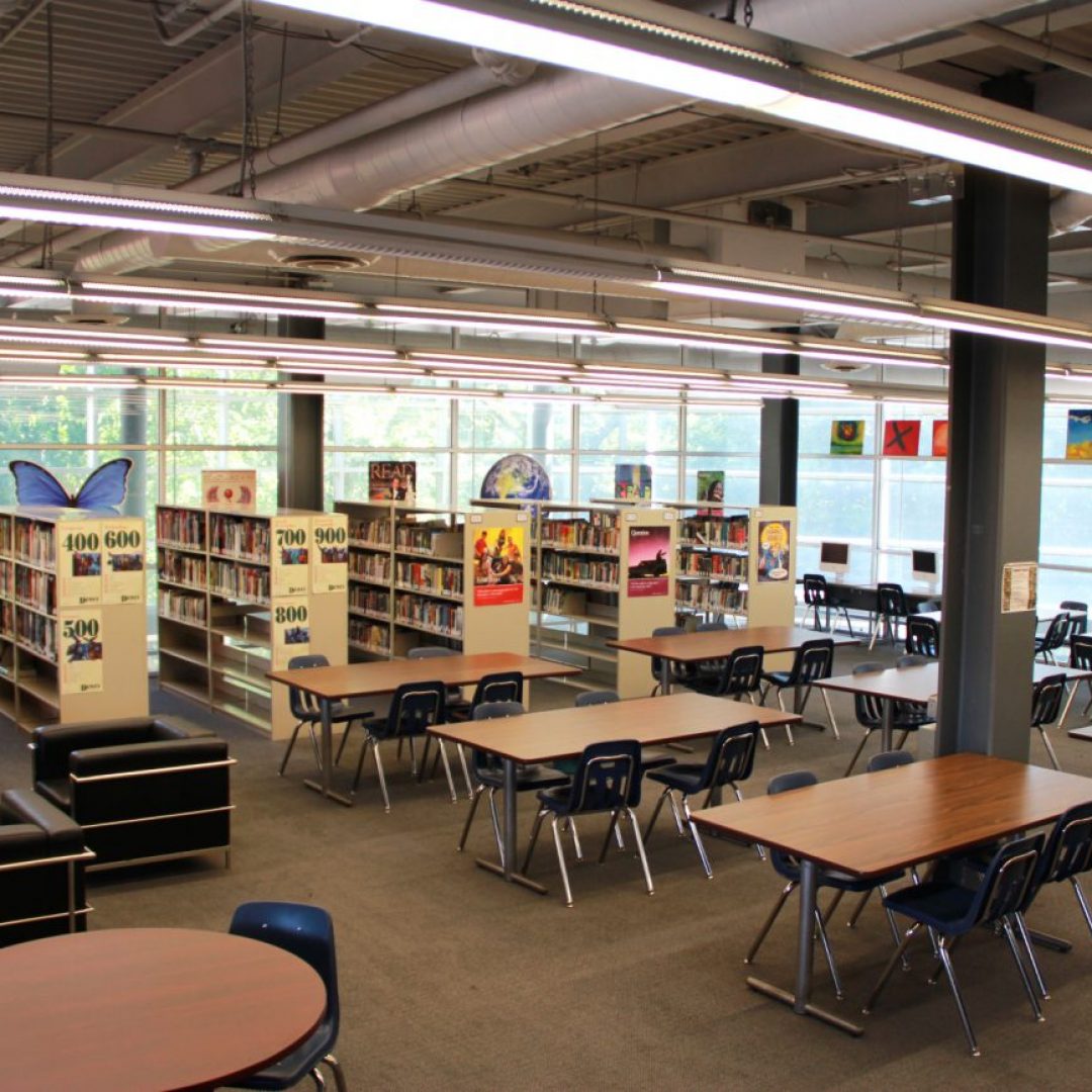 perpustakaan mahasiswa di bronte college, canada