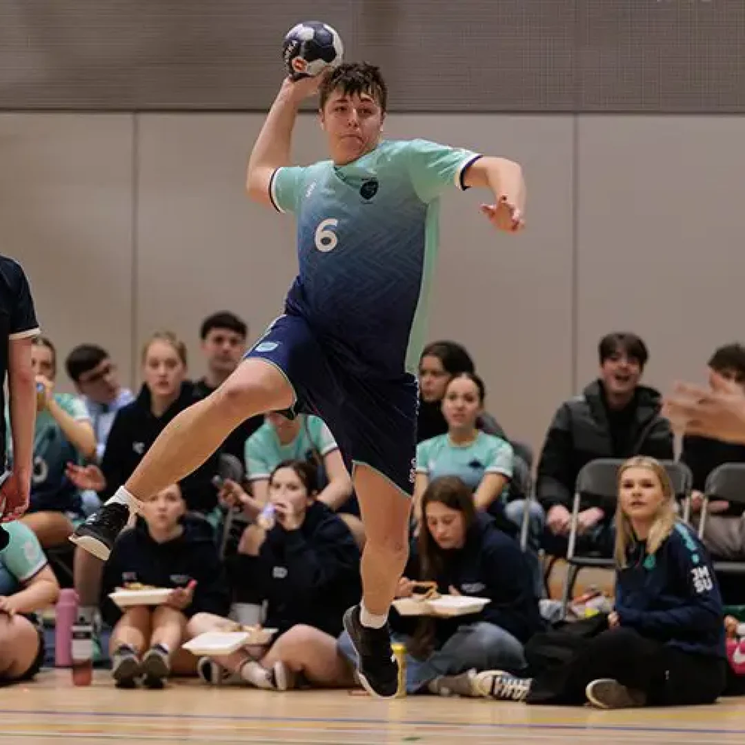 Liverpool John Moores University (2) Liverpool John Moores University