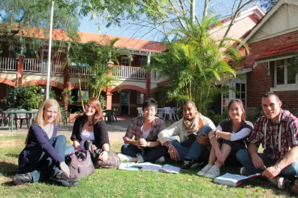 Lingkungan Phoenix Academy di Australia