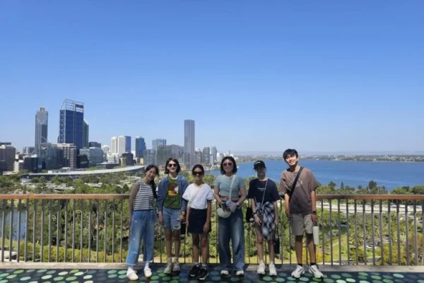 Phoenix Academy di Australia