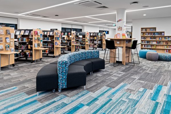 perpustakaan mahasiswa di john paul college, australia