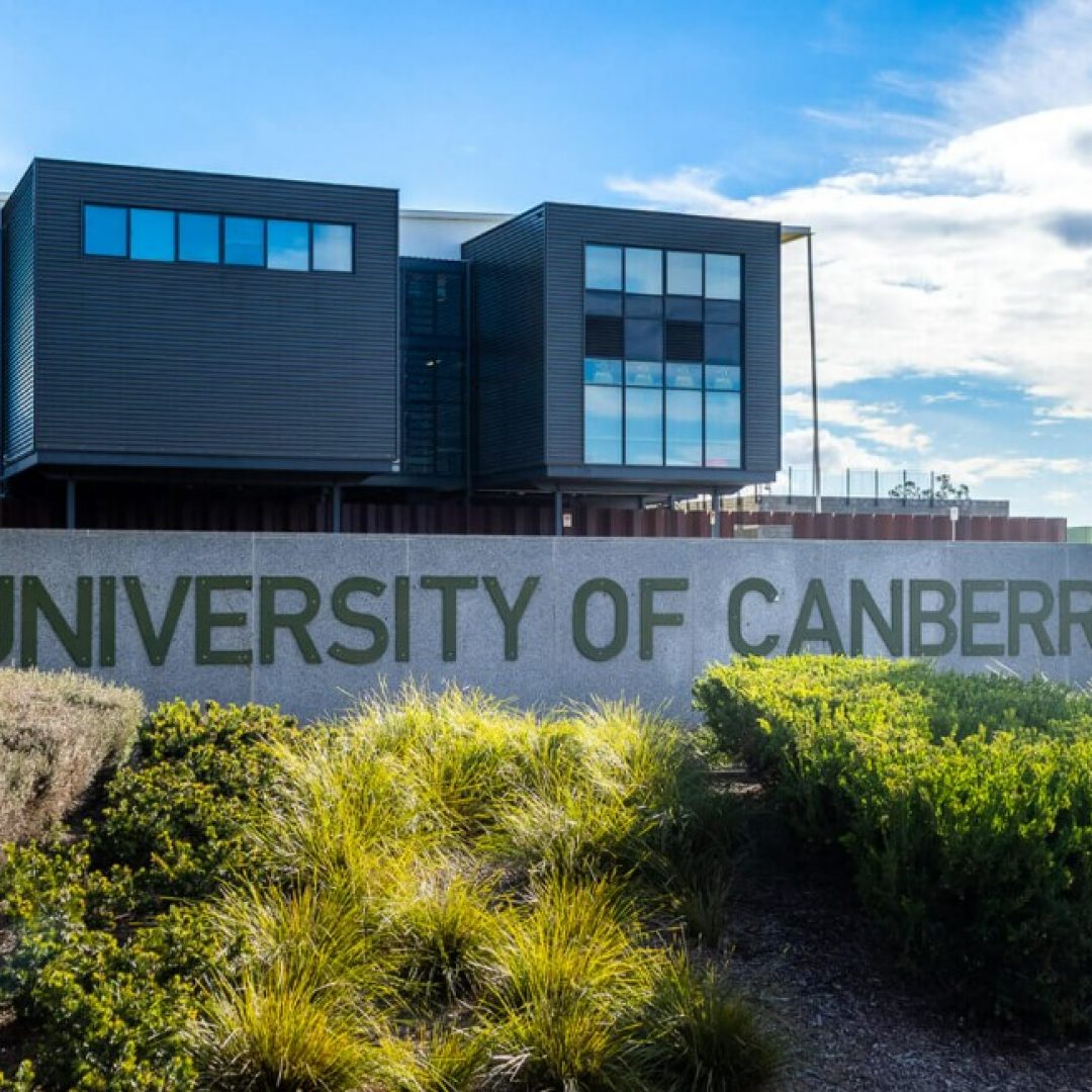 kuliah di University of Canberra