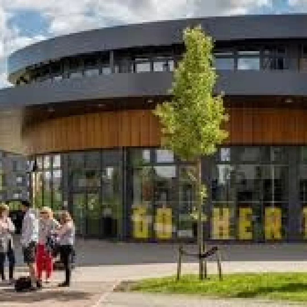 University of Hertfordshire University of Hertfordshire